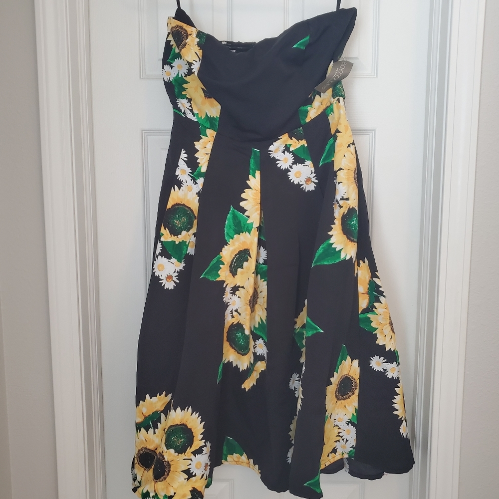Eva Mendes strapless sunflower dress